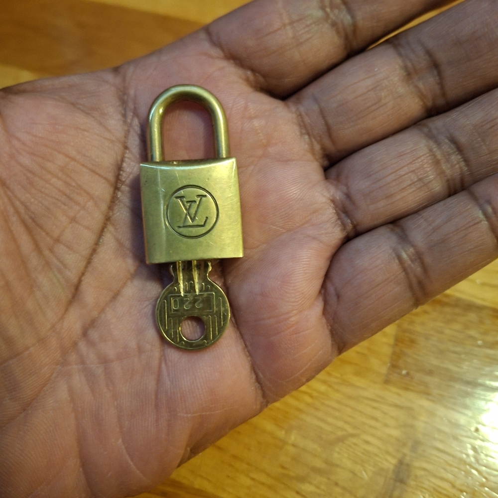 Rare Vintage Louis Vuitton Lock & Key #220 - Picture 8 of 8